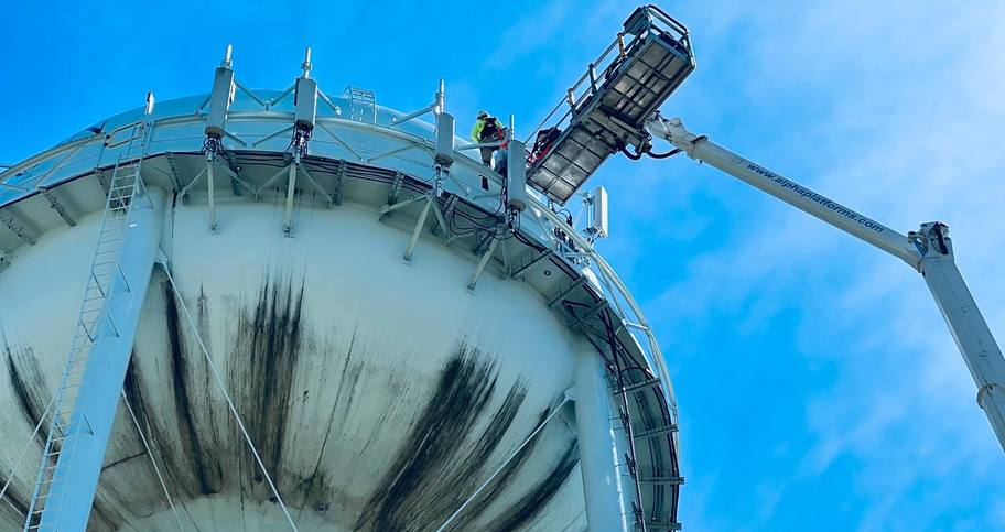 Boom Lifts For Water Tower Inspections