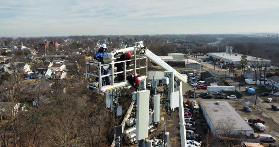 Superior Boom Lifts to Assist With Cell Tower Maintenance