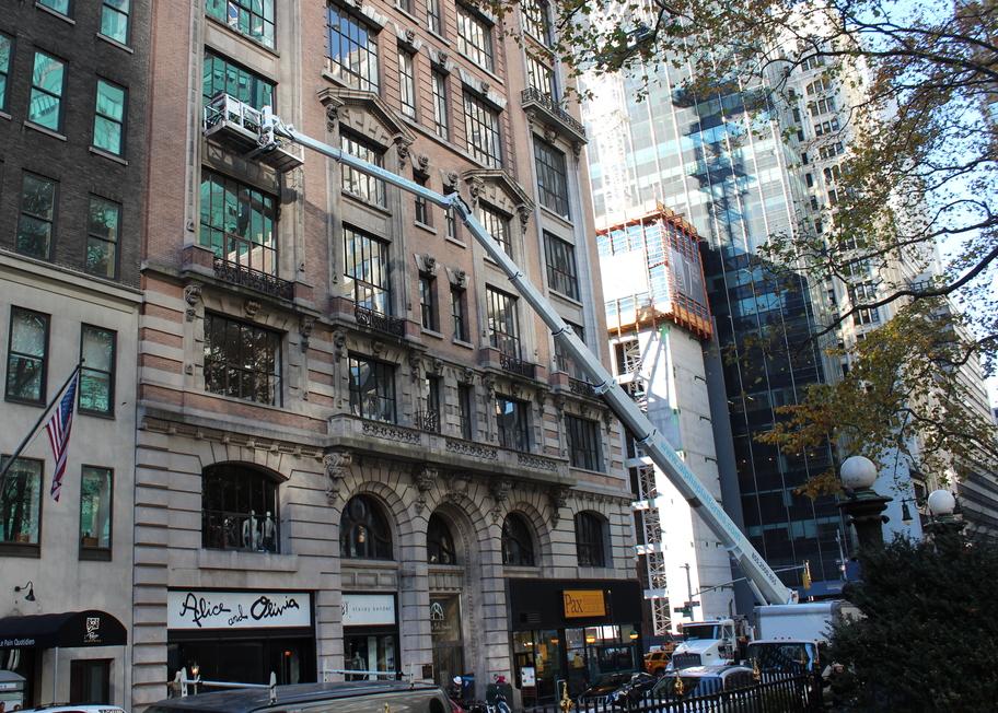 Boom Lift Rental in Manhattan for Industrial Projects