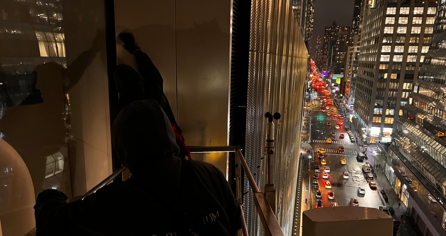 Window Cleaning In The Cold Alpha Platforms