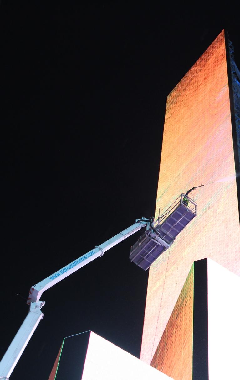 power-washing-at-heights